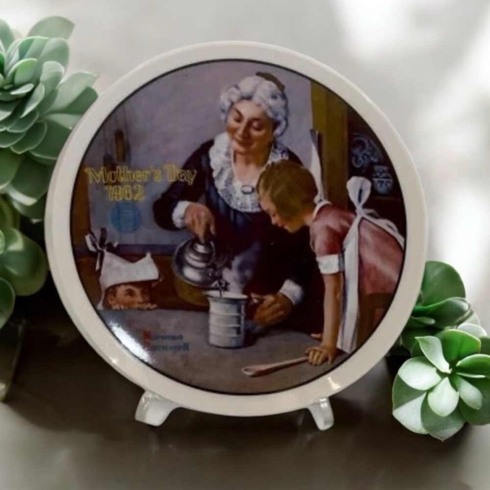 Mothers Day 1982 Limited Edition Norman Rockwell Cooking Lesson Collector Plate